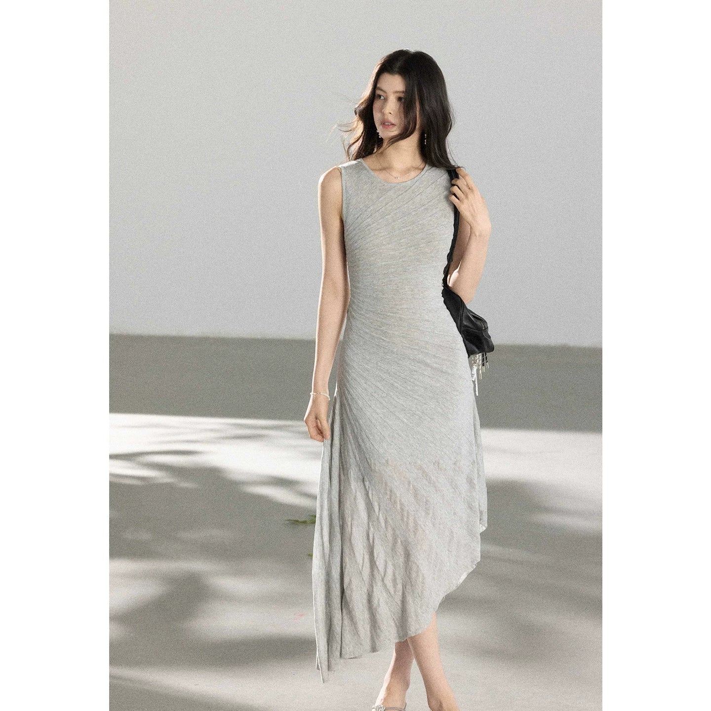 TYANG High-end Temperament Sleeveless Diagonal Pleated Dress