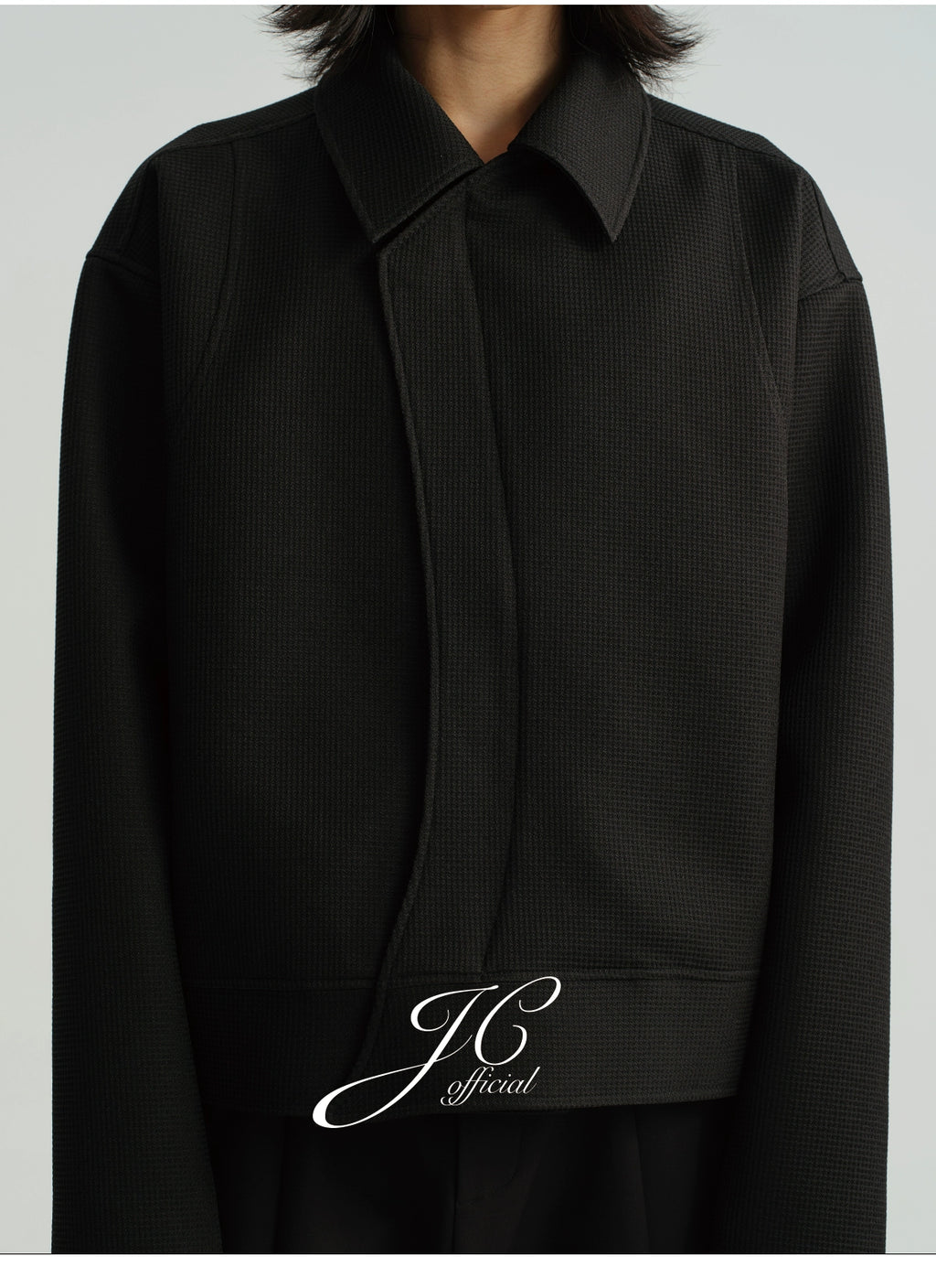 JCAESAR Short Wide Silhouette Zip Jacket