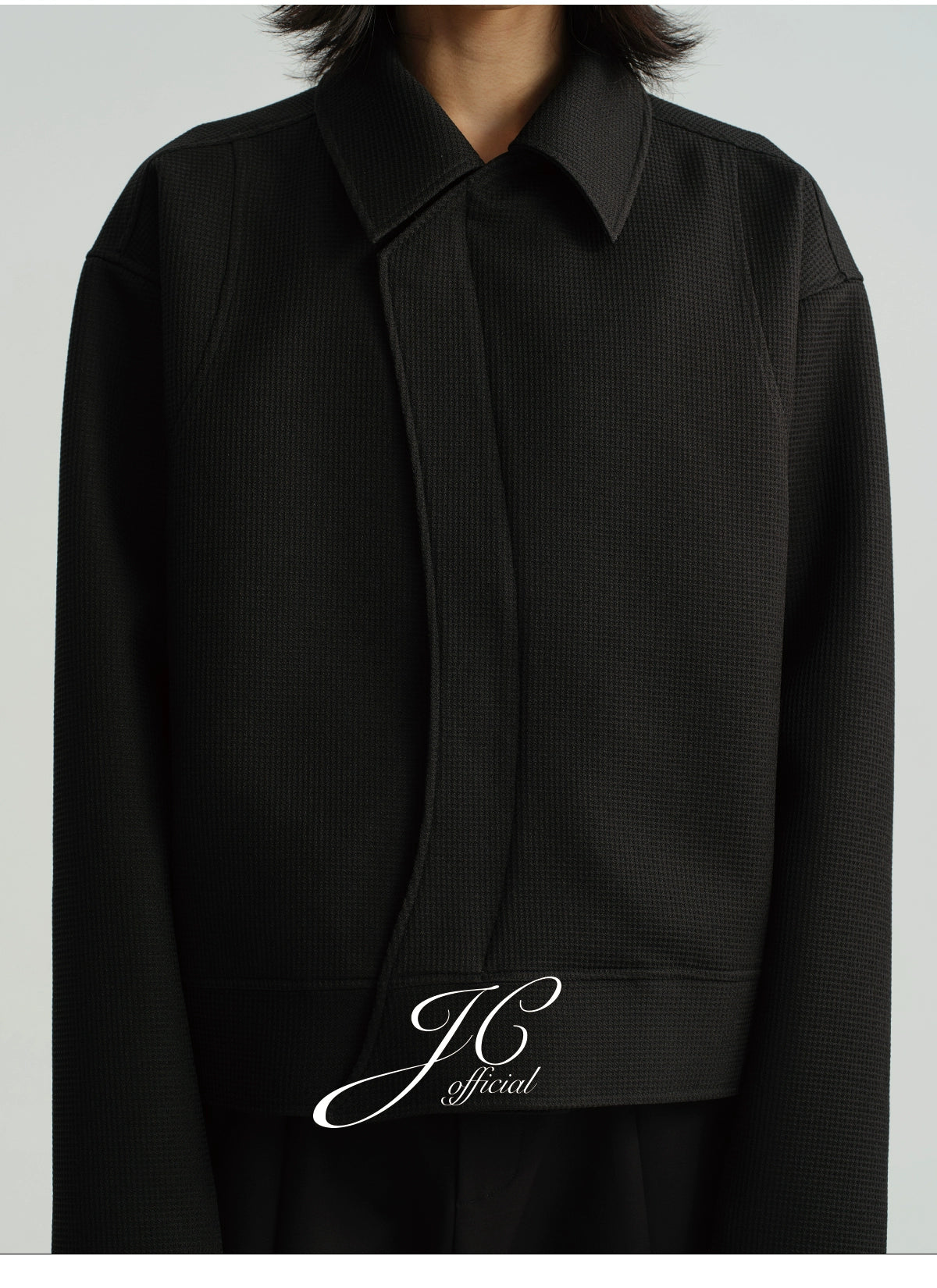 JCAESAR Short Wide Silhouette Zip Jacket