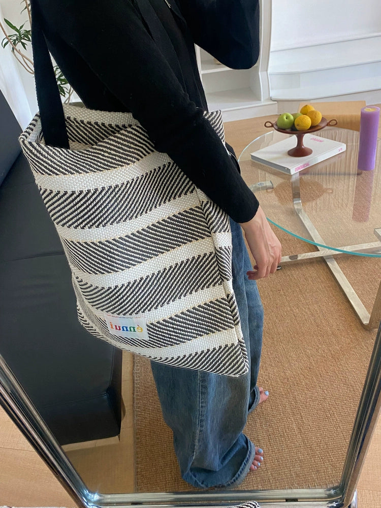 ENNUI Hand-woven Contrasting Splicing Shoulder Bag