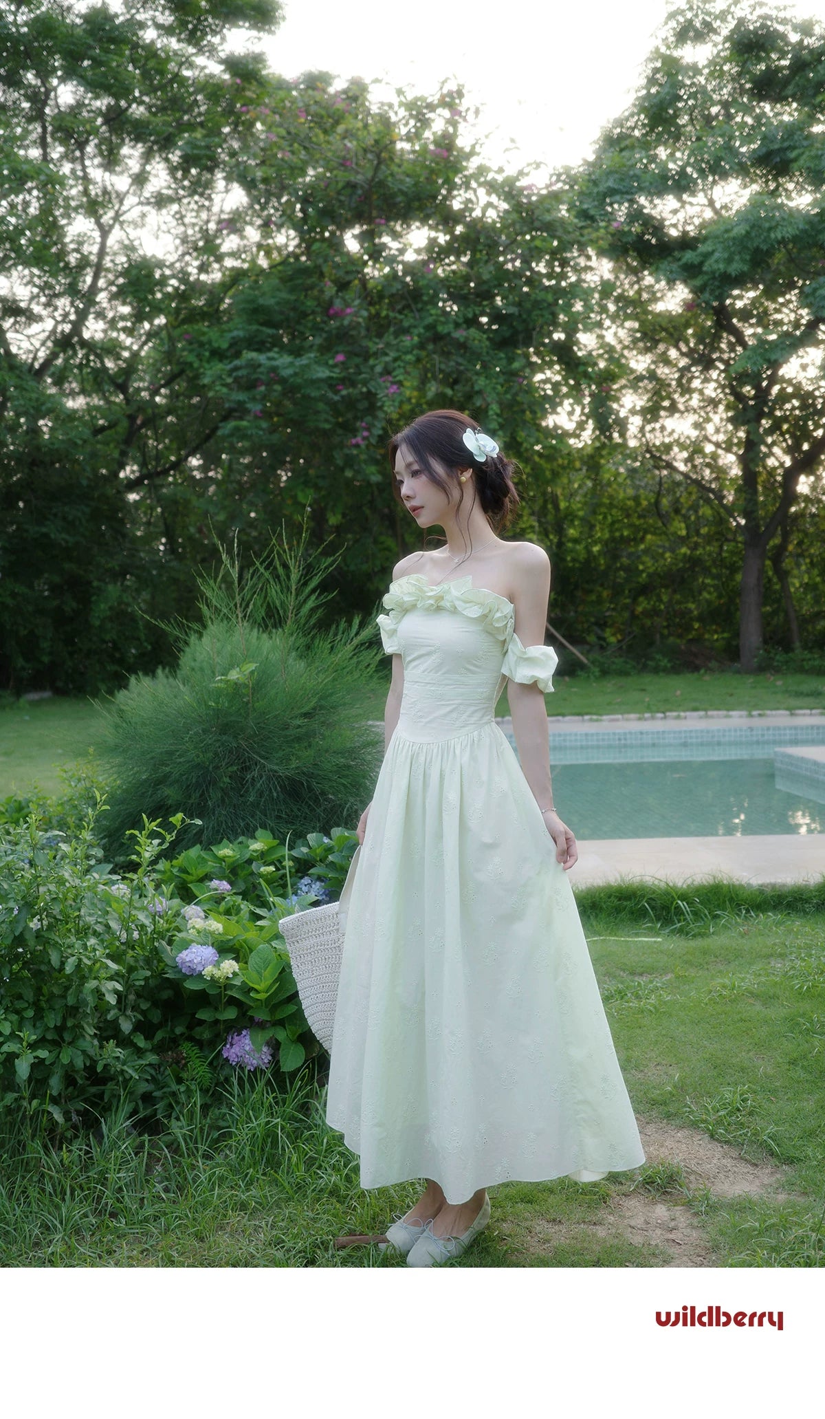 Wildberry One-word Shoulder Waist Temperament Dress