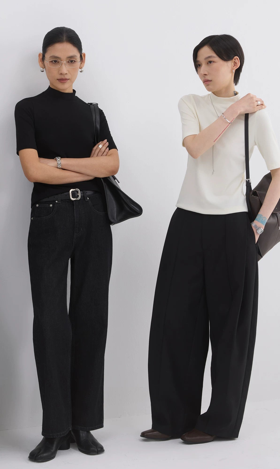 Sameuoo Small Turtleneck Shoulder Tee
