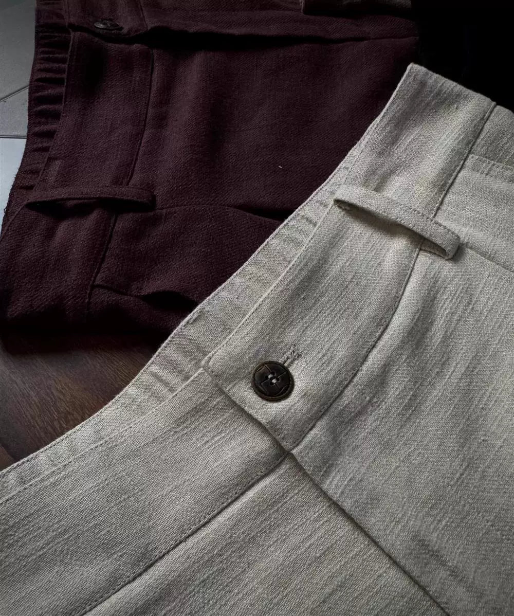 AMBSOM Pleated Straight-leg Shorts