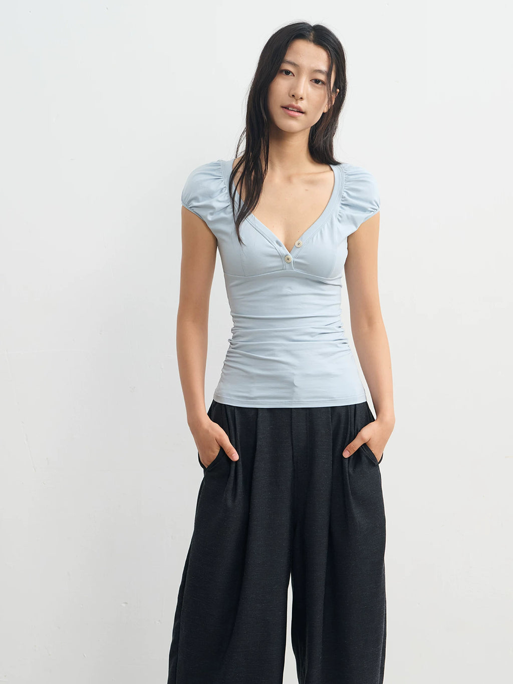 LINY LIBERTY Deep V-neck Pleated Slim Waist Tee