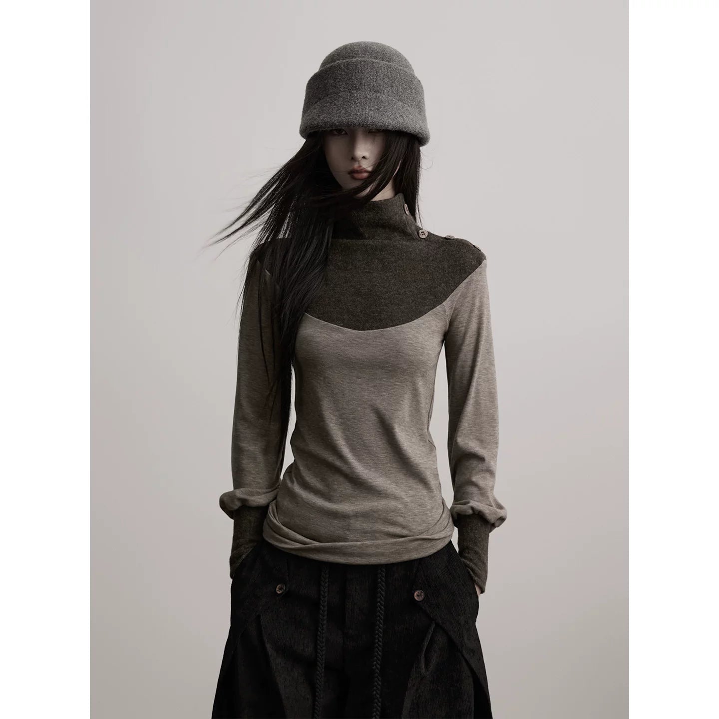 INDULGE High Neckline Color Matching Long Sleeves