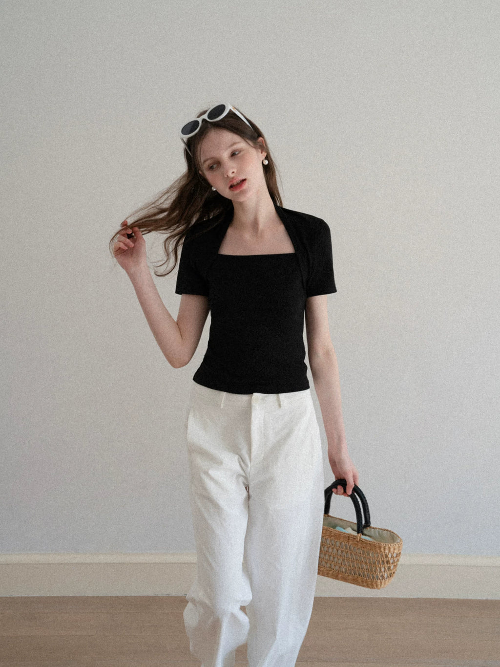 EGGKA Fake Two Pieces Slim Square Collar Slim Tee