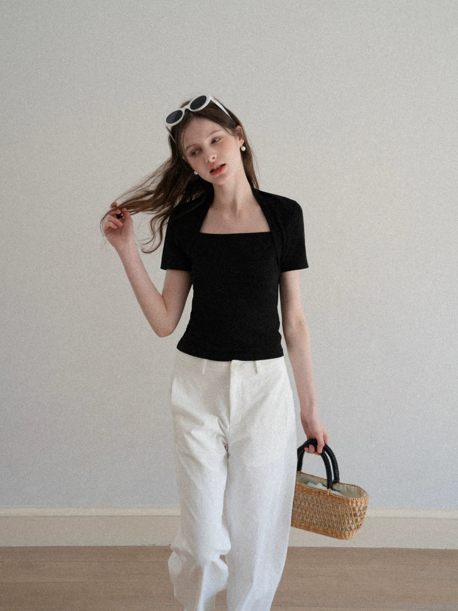 EGGKA Fake Two Pieces Slim Square Collar Slim Tee