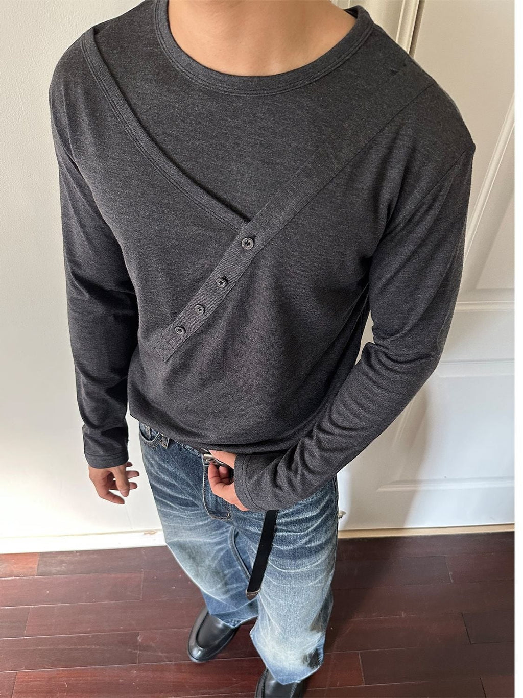EME Diagonal-breasted Loose-knit Sweater