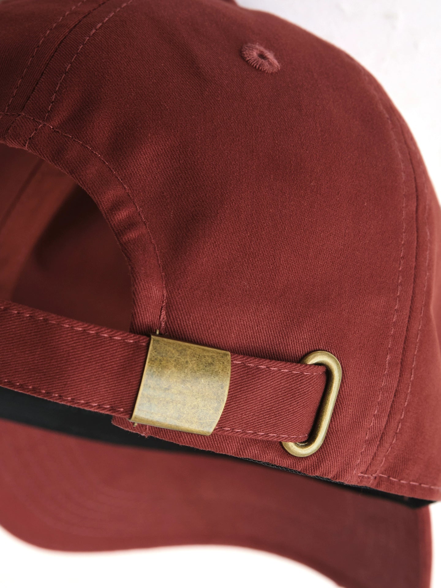 LIVINGTOWN Classic Retro Cotton Embroidered Logo Baseball Cap