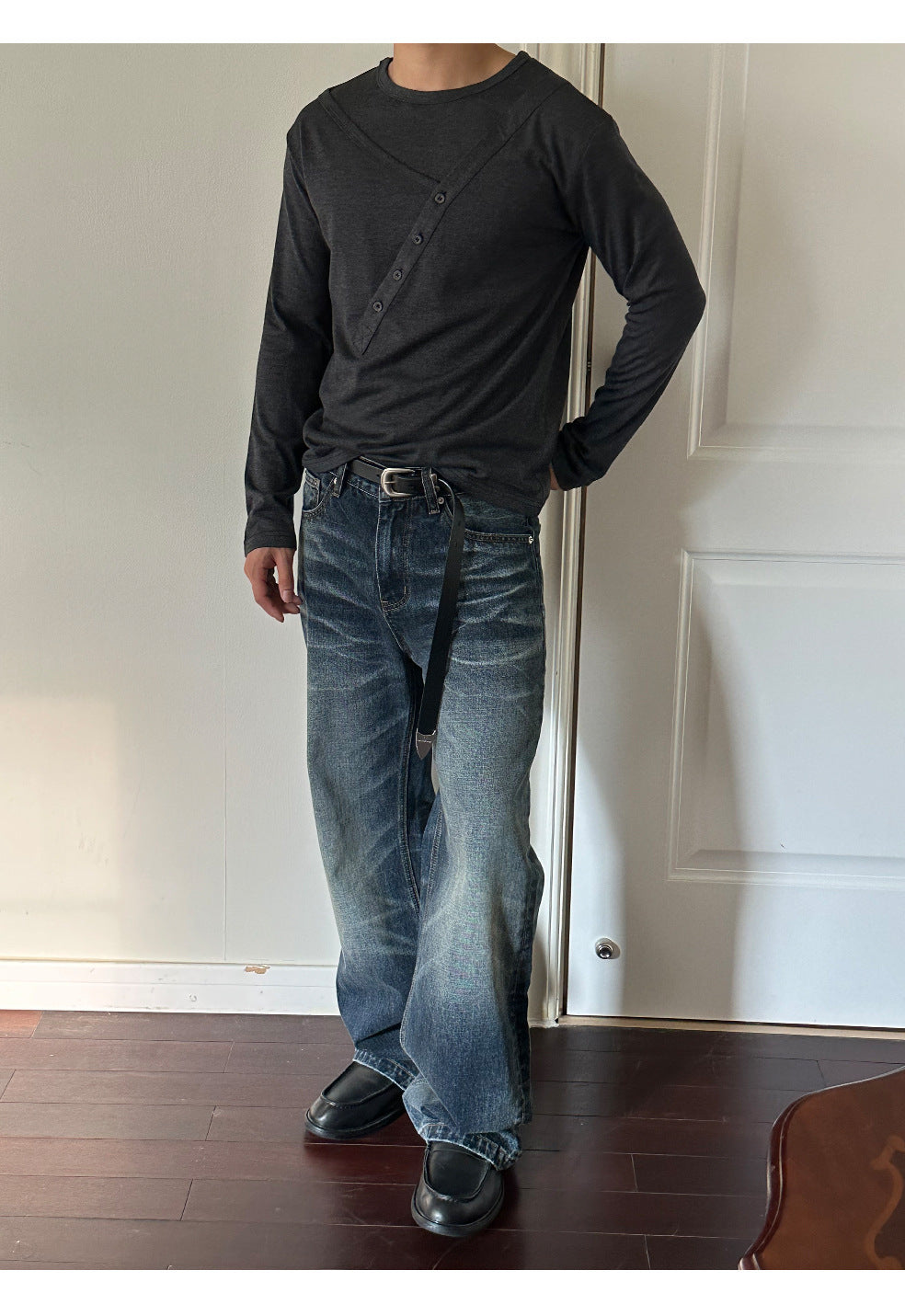 EME Diagonal-breasted Loose-knit Sweater