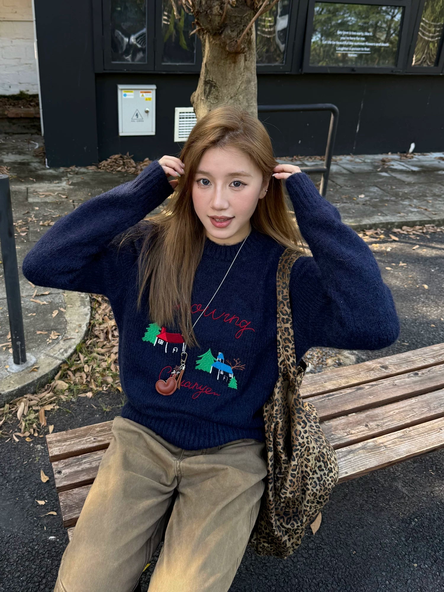 CCYE Vintage Embroidered Crew Neck Pullover Knitted Sweater