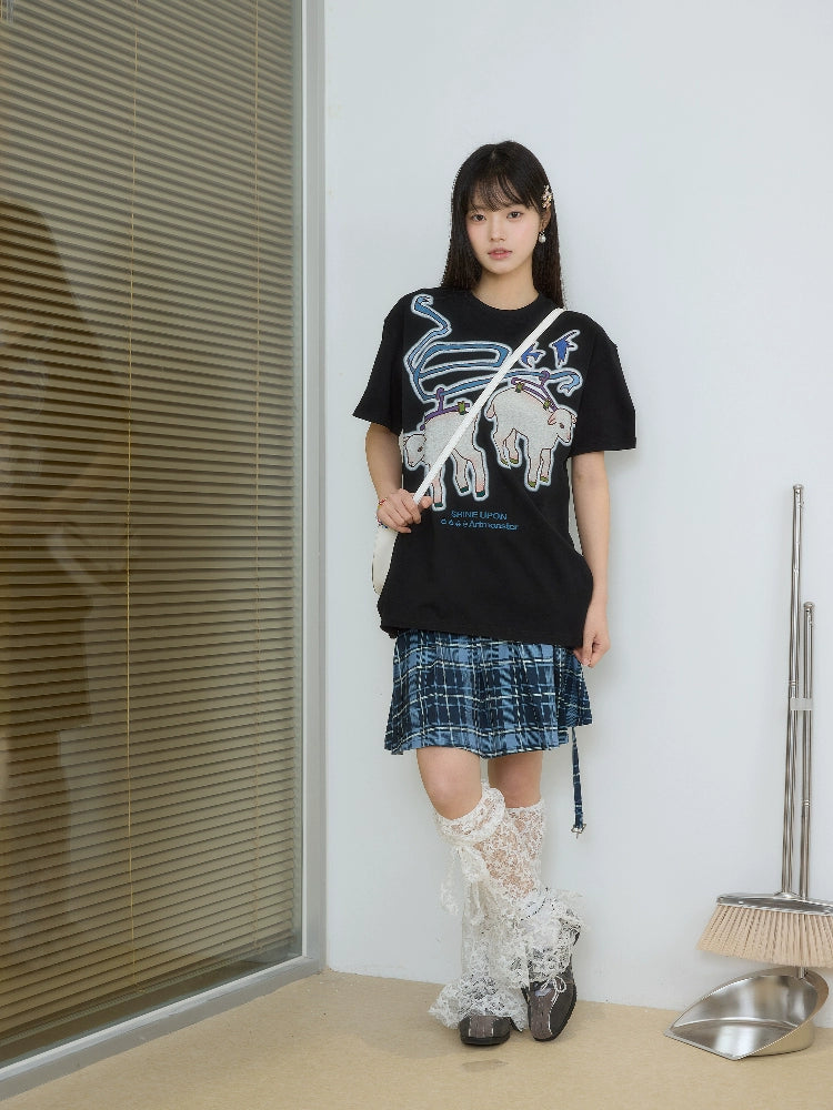 EeeeArtmonster Loose Graffiti Lamb Tee