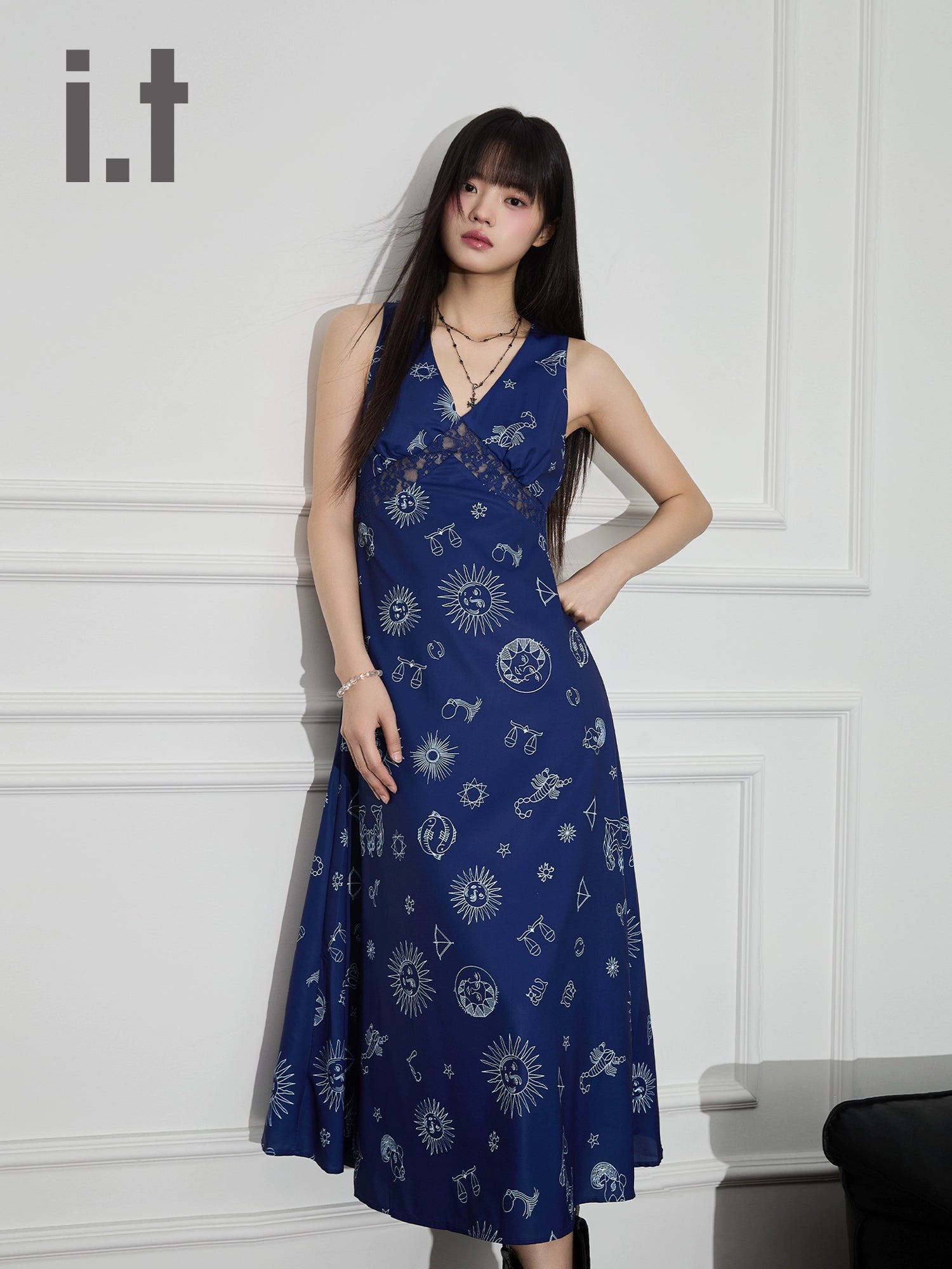 IT: CHOCOOLATE V-neck Vest Dress