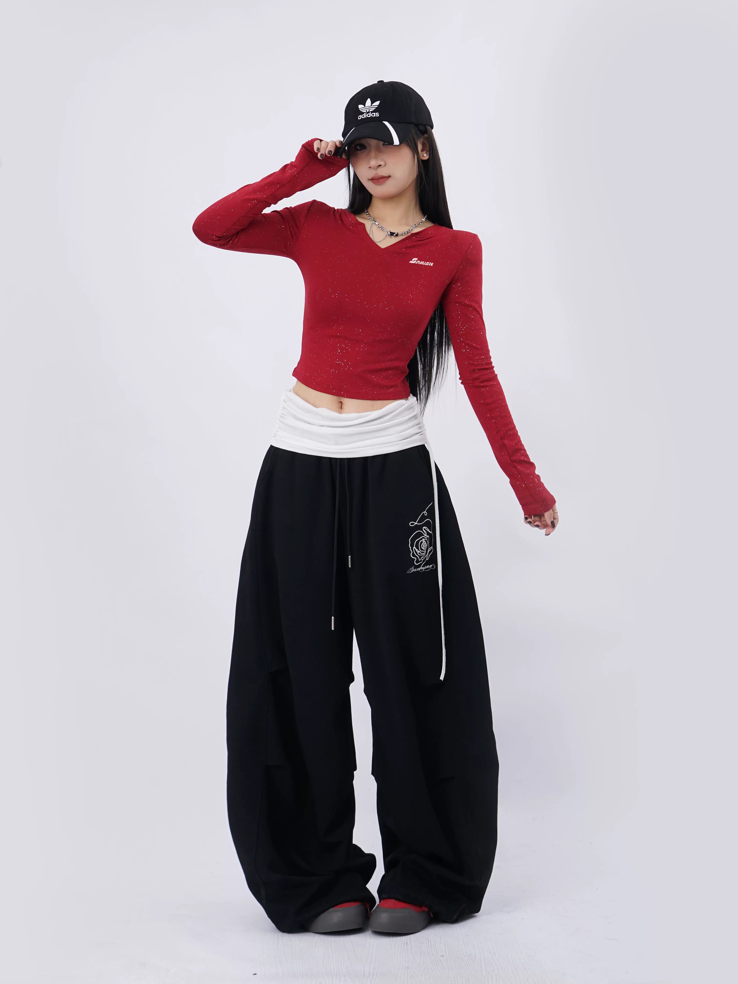 SAMUSAN Rose-embroidered Wide-leg Cargo Pants