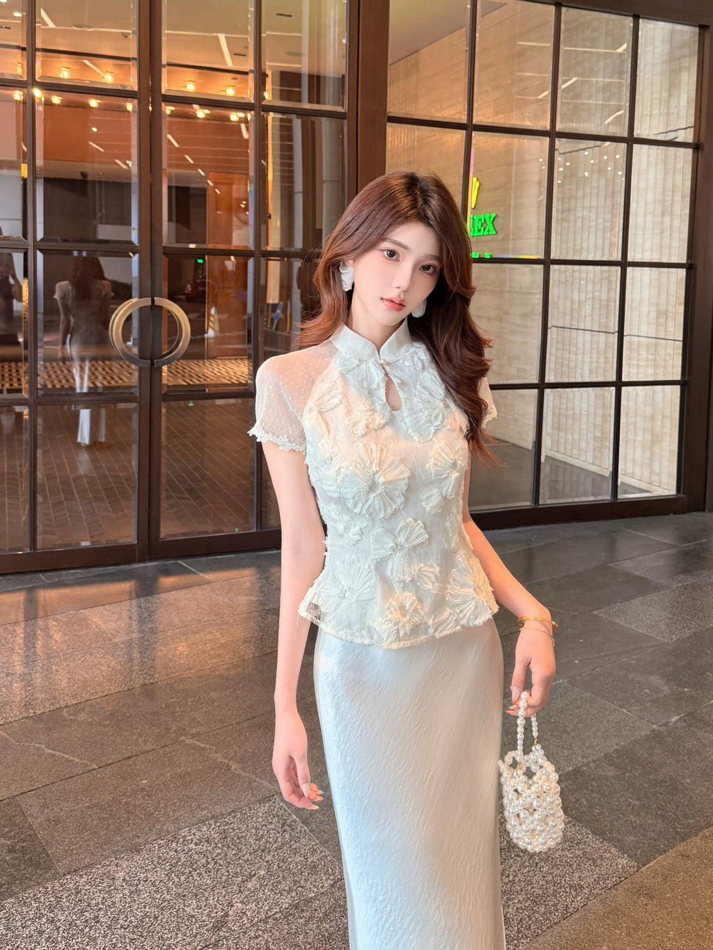 ZIHE Lace Three-dimensional Flower Top Satin Skirt Set