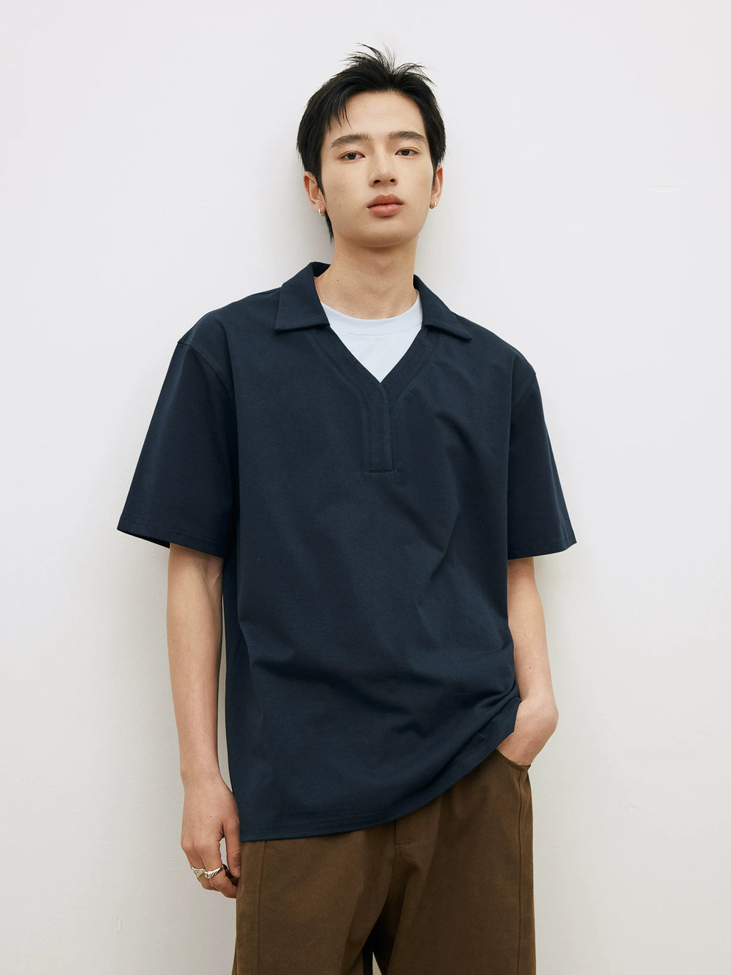 LR V-neck Contrasting False Two-piece Tee