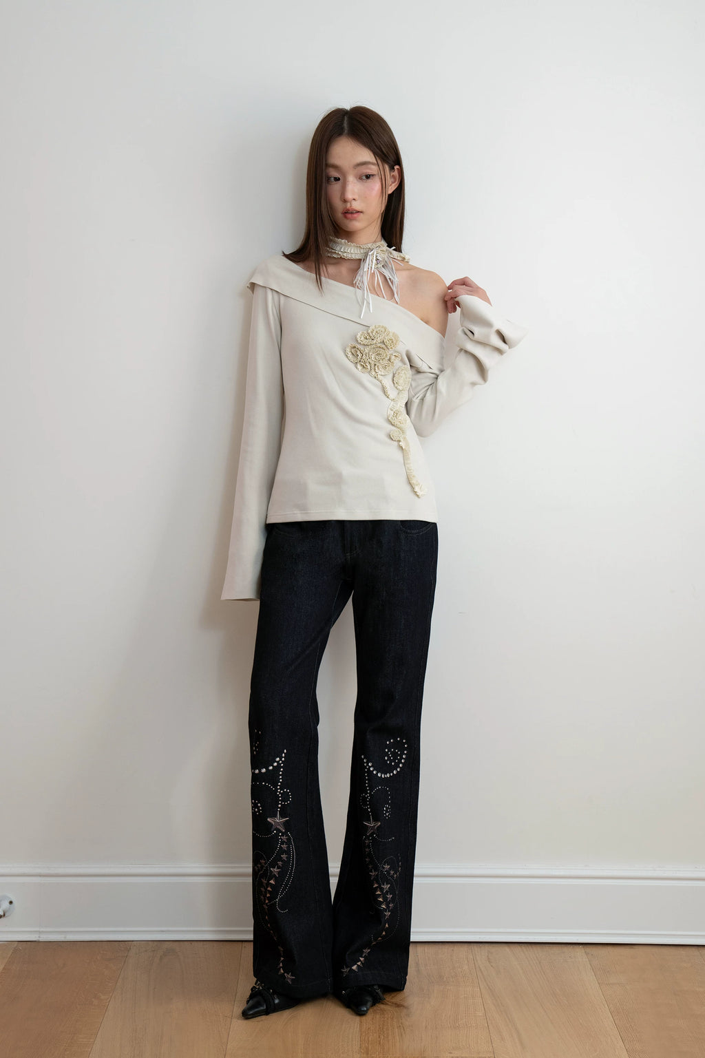 THELIGHT Casual One-word Collar Slanted Shoulder Long Sleeves
