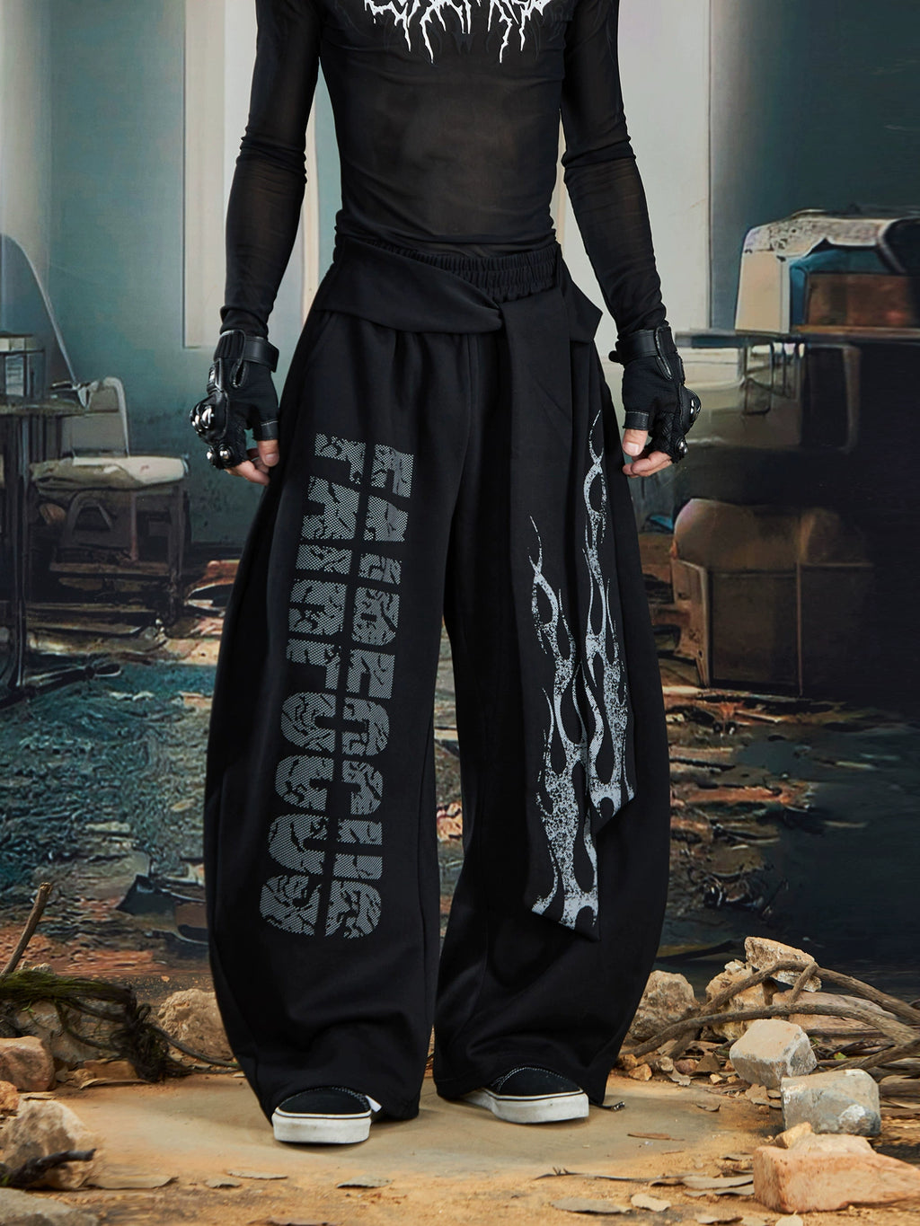 NOMANIAI  Totem Print Y2k Strap Scimitar Slacks