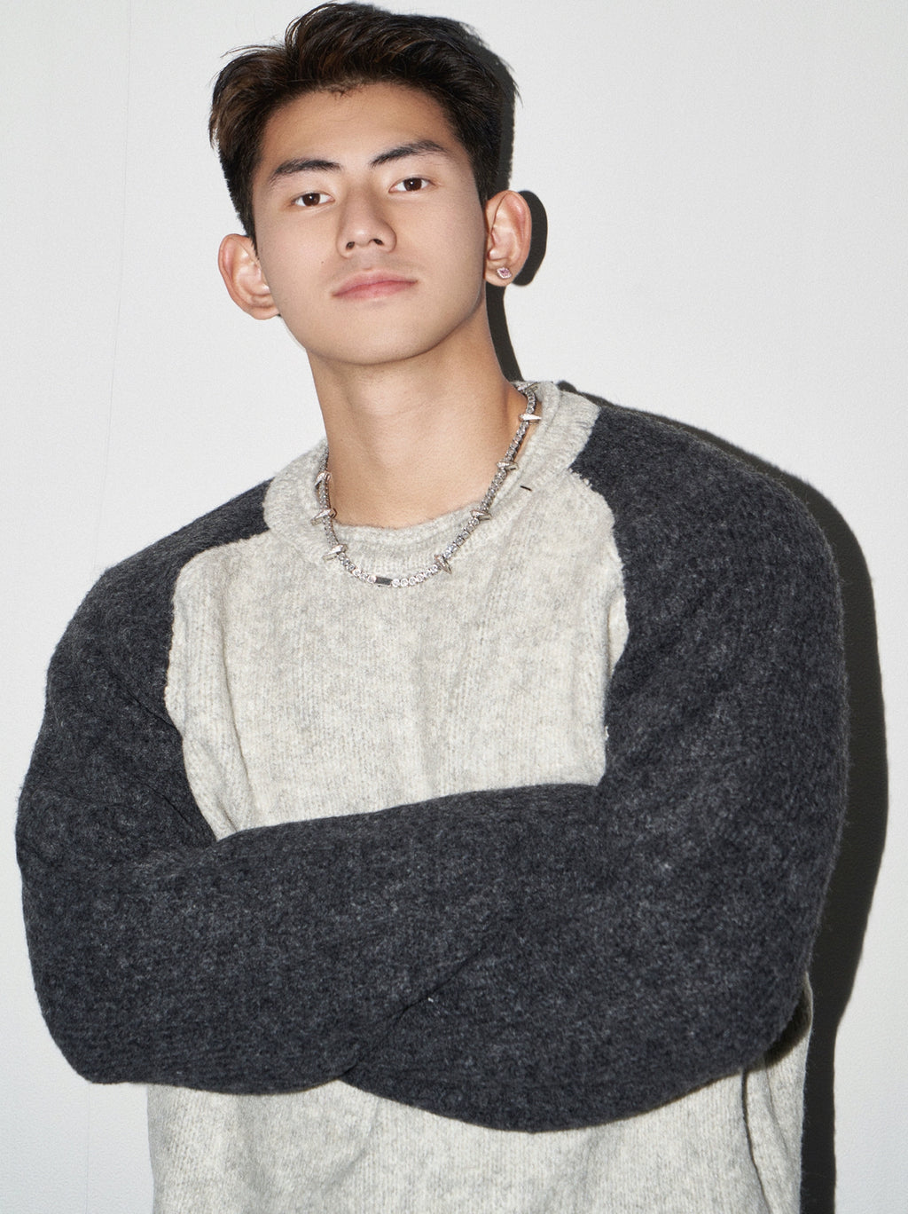 PAPASLILMONSTER Spliced Shoulder Crew Neck Sweater