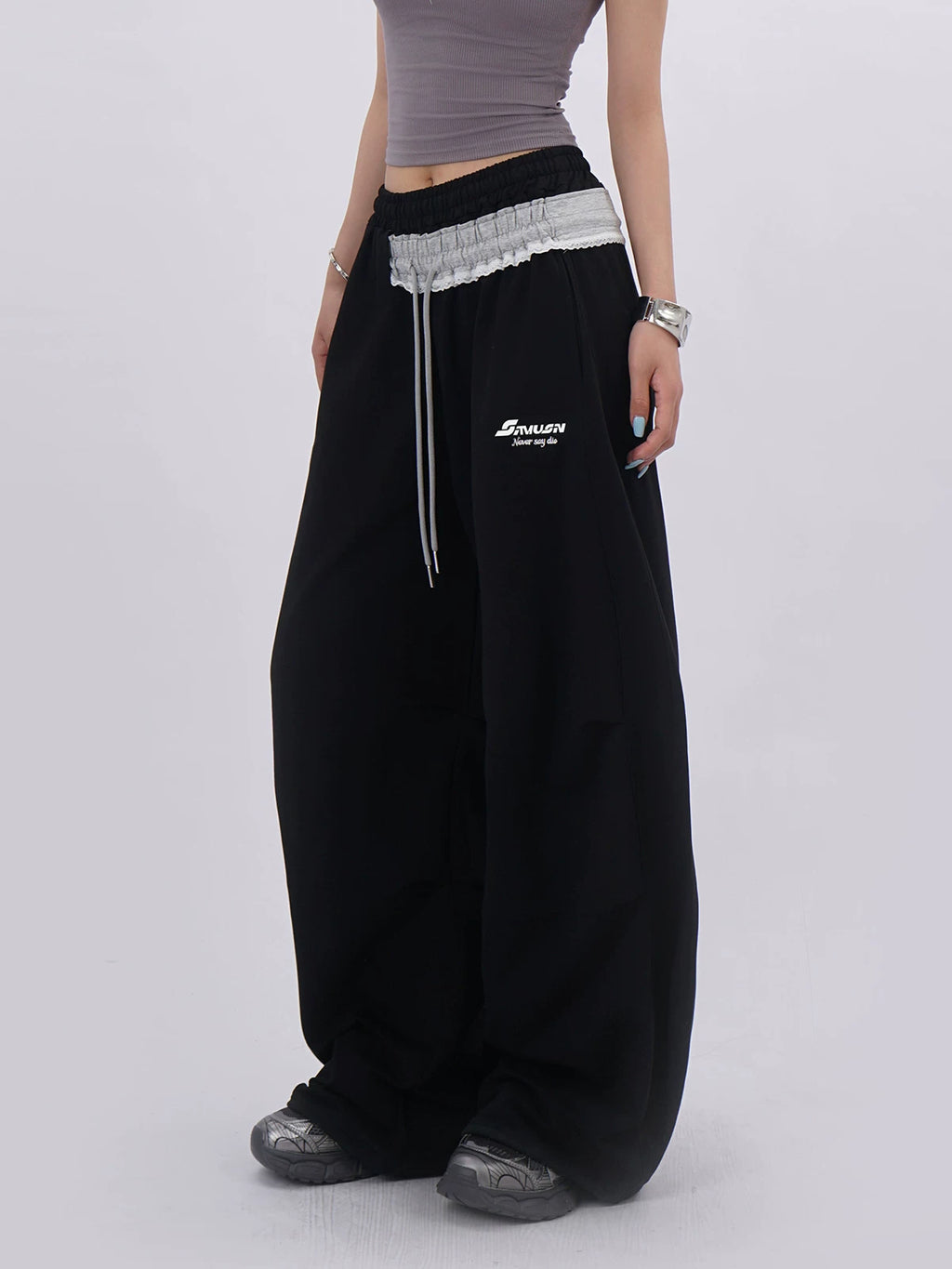 SAMUSAN Double-waisted Lace Contrasting Sports Slacks