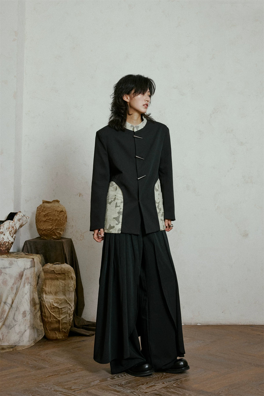 SUNYVONNE Stand-up Collar Horn Buckle Blazer
