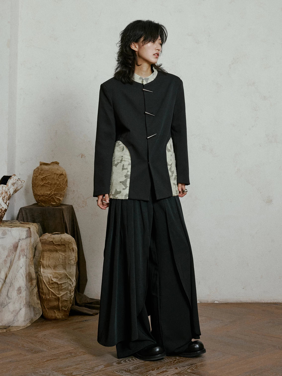 SUNYVONNE Stand-up Collar Horn Buckle Blazer