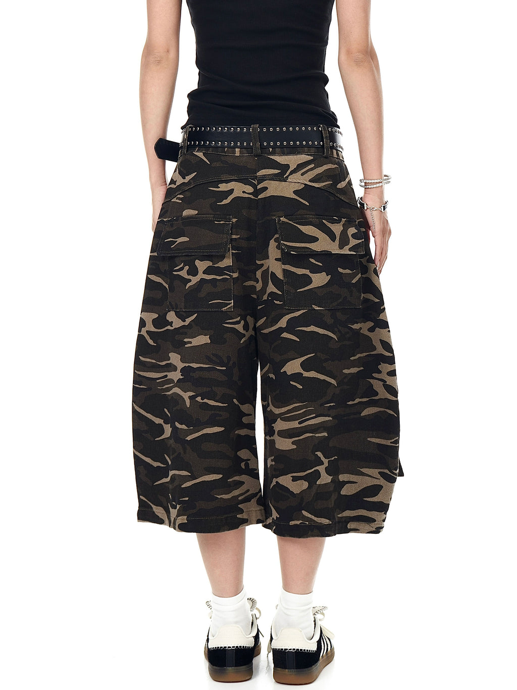 BLACKLISTS Camouflage Tooling Leg Scimitar Cropped Pants
