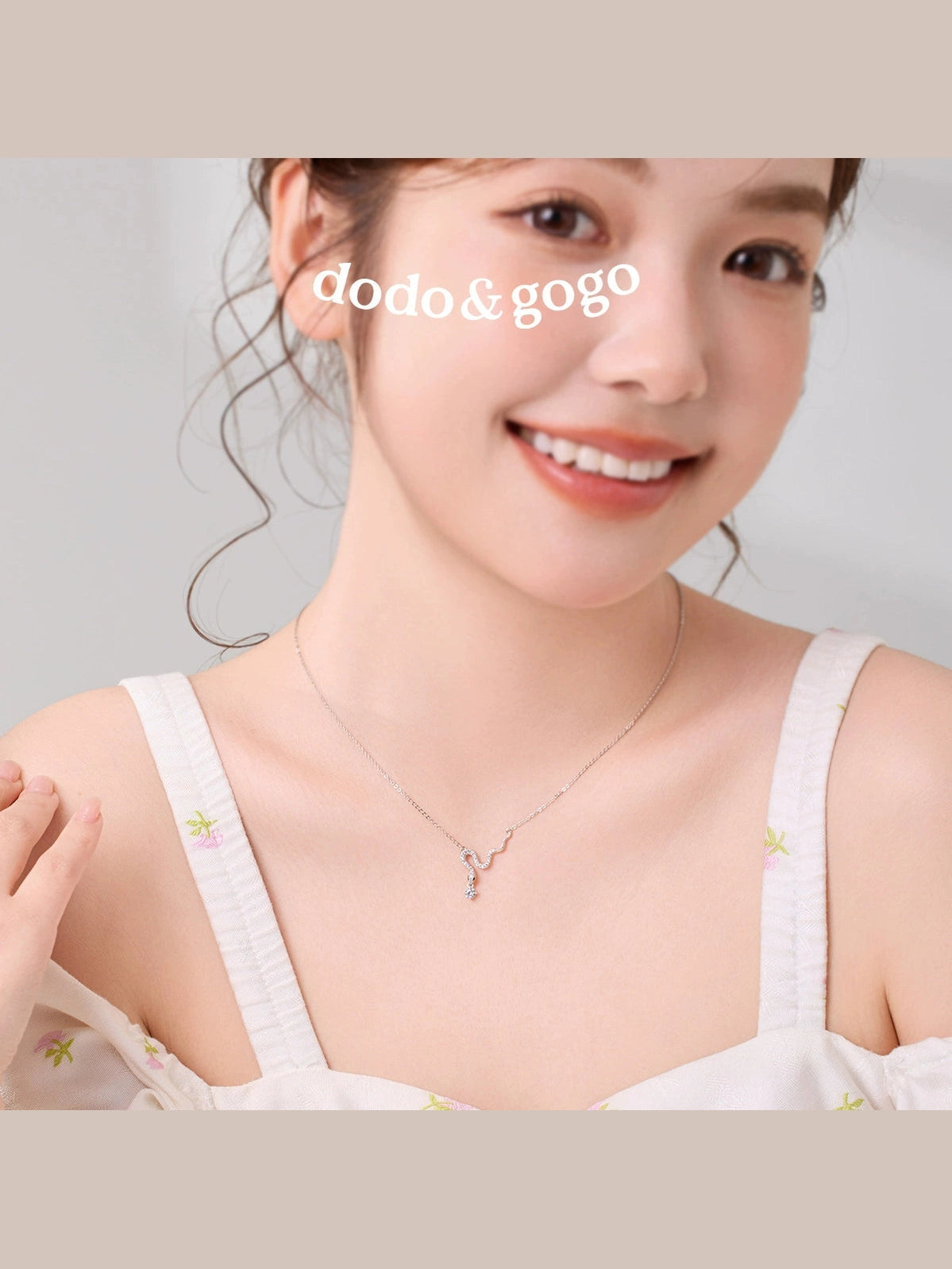 DODOGOGO Full Zirconium Snake Necklace