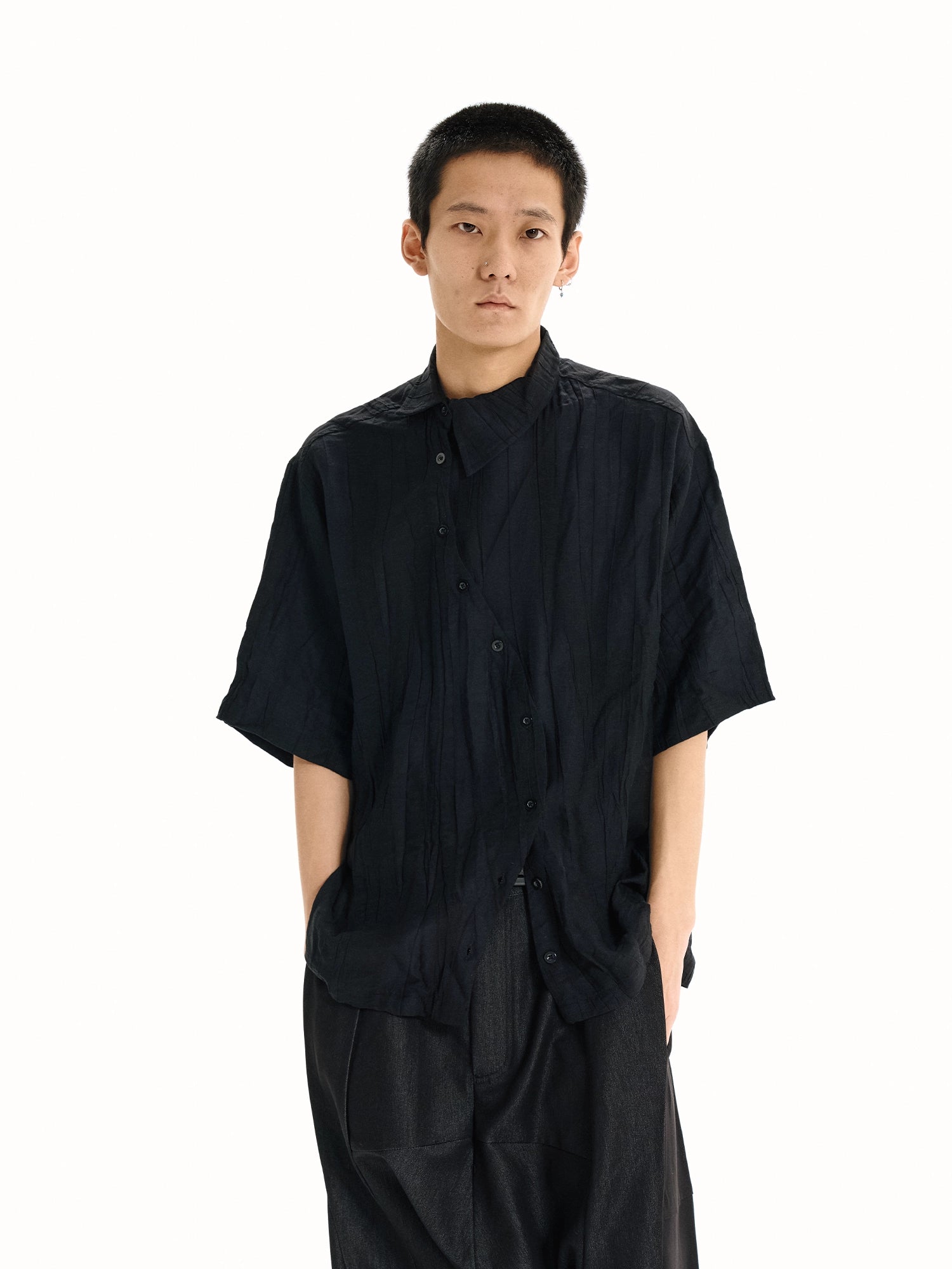 WANNA LAB Curve Placket Asymmetric Tailoring Tee