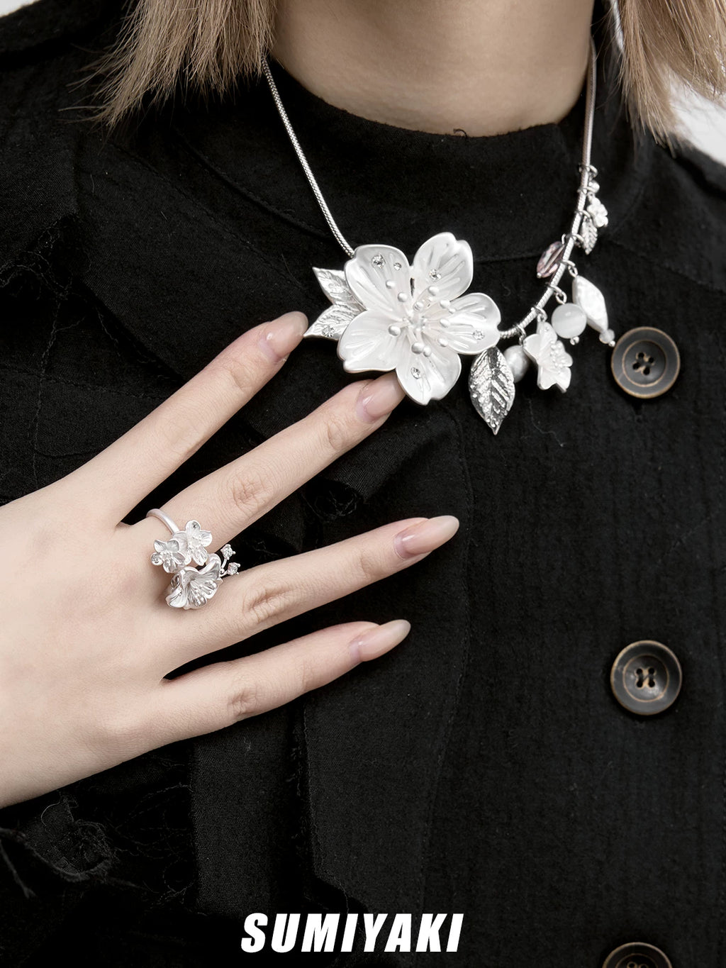 SUMIYAKI Sakura Tassel Collar