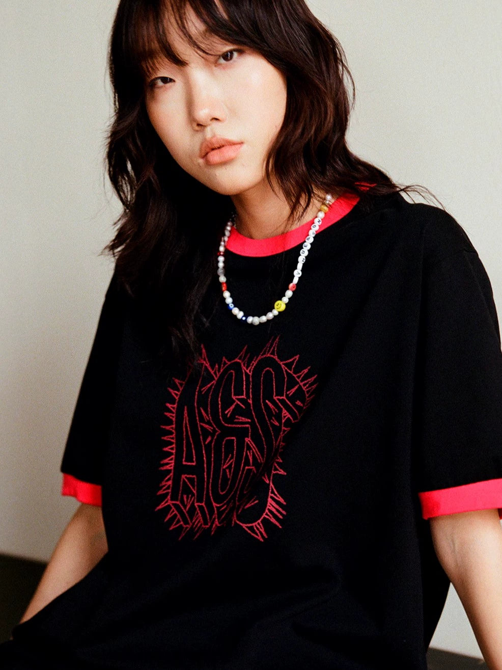 AVENUESON Explosive Font Logo Contrasting Tee