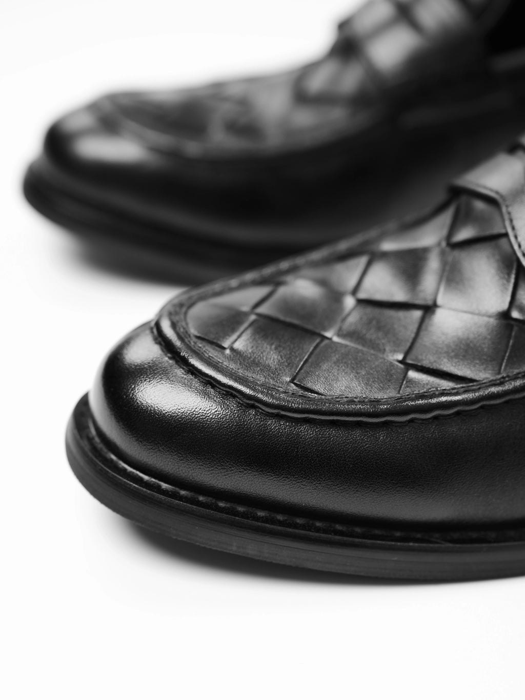 Stay The Night Hand-woven Casual Leather Shoes