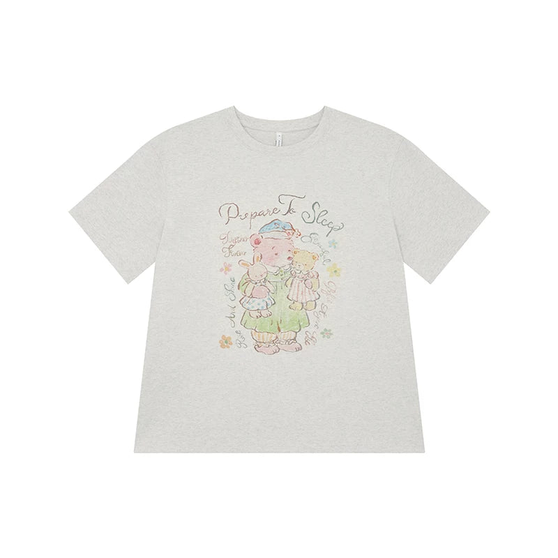 KANO Bear Print Casual Tee Holding Doll