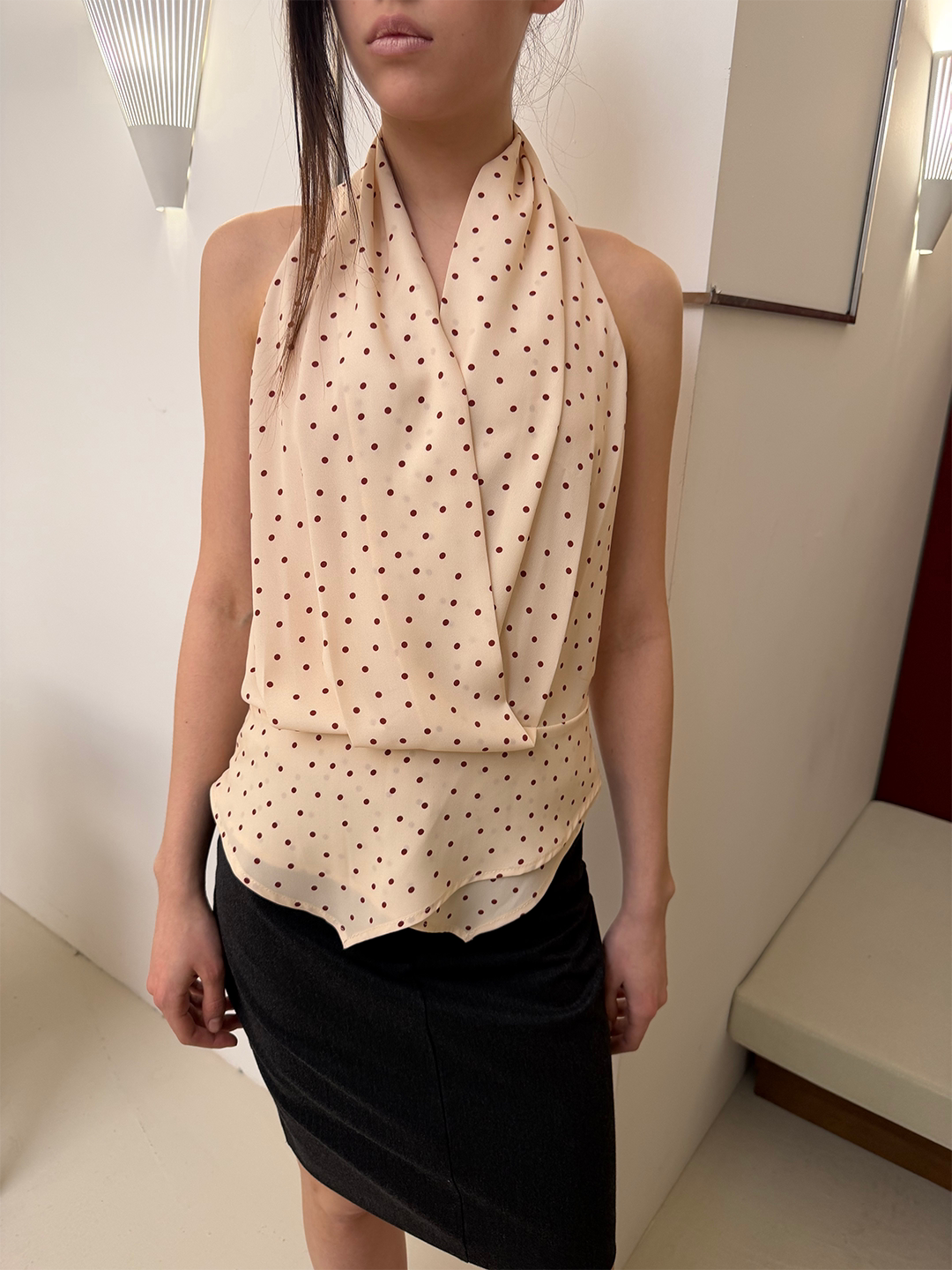 Set for life Sleeveless neck cross collar waist top