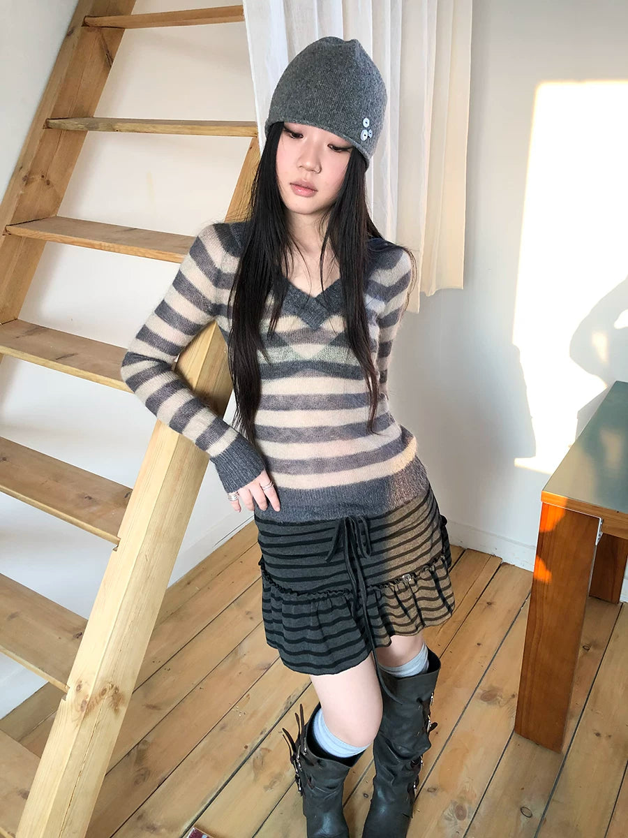 Ang:project Thin V-neck Contrast Striped Knit Long Sleeves