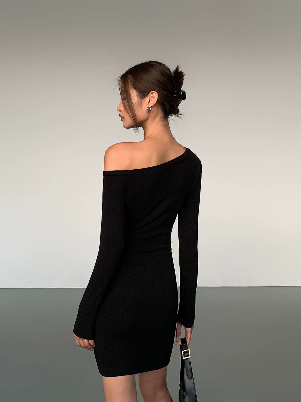 OUSPH Slim-fit Slanted Shoulder Knitted Long-sleeved Dress