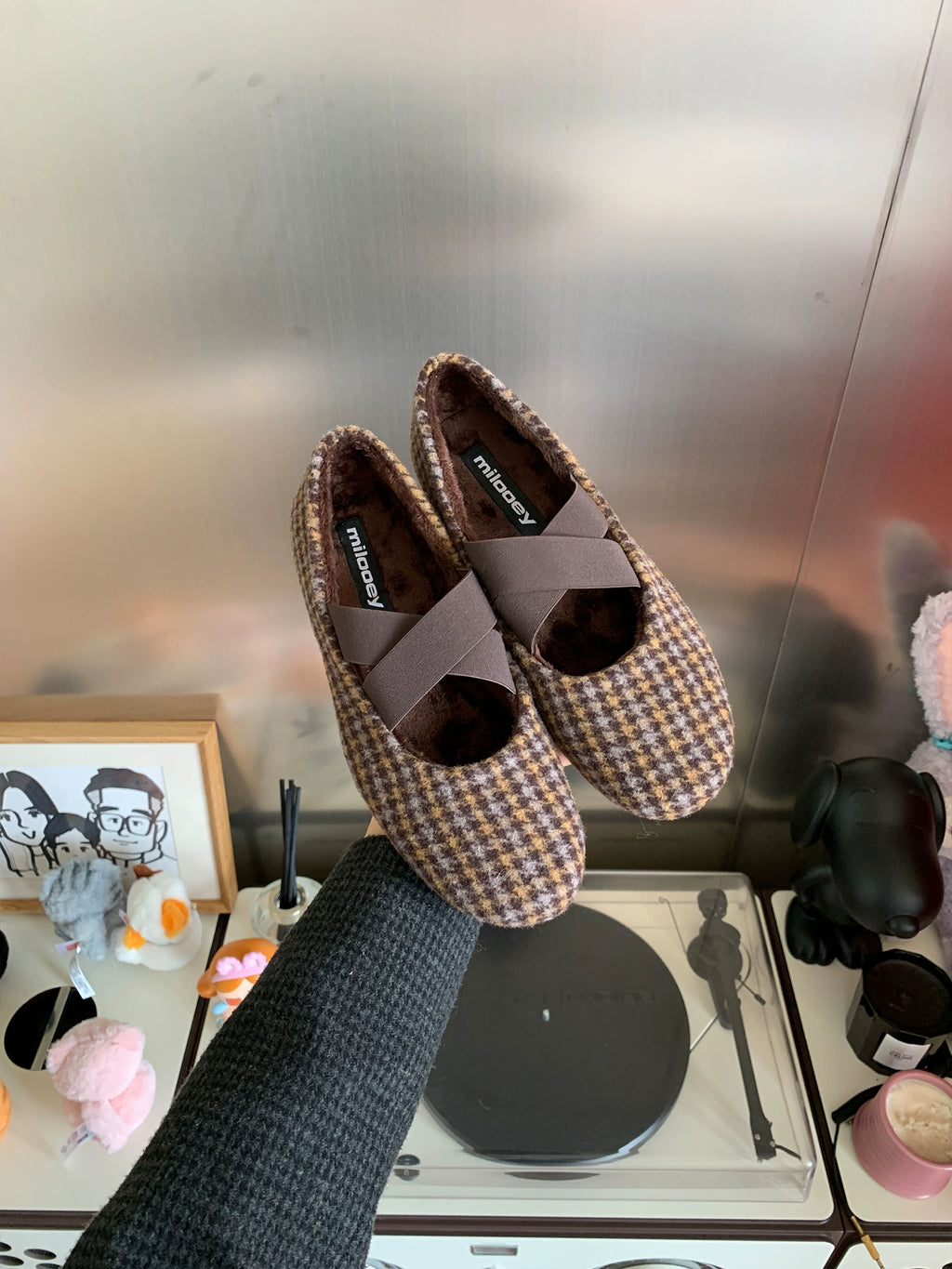 Milooey Cross Strap Out Fluffy Shoes
