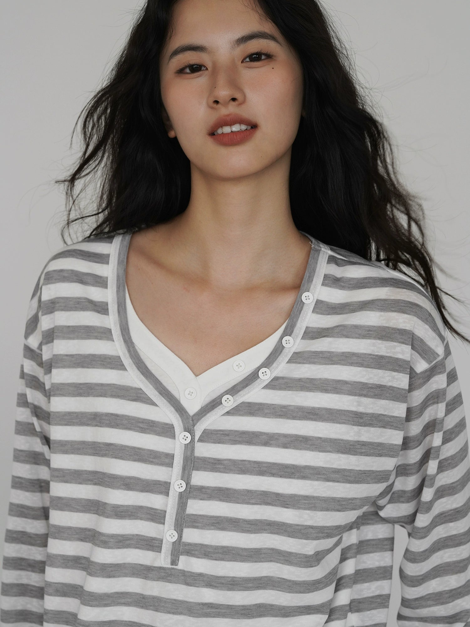 EIGHTHMONTH Lazy Wind Striped V-neck Button Long Sleeve