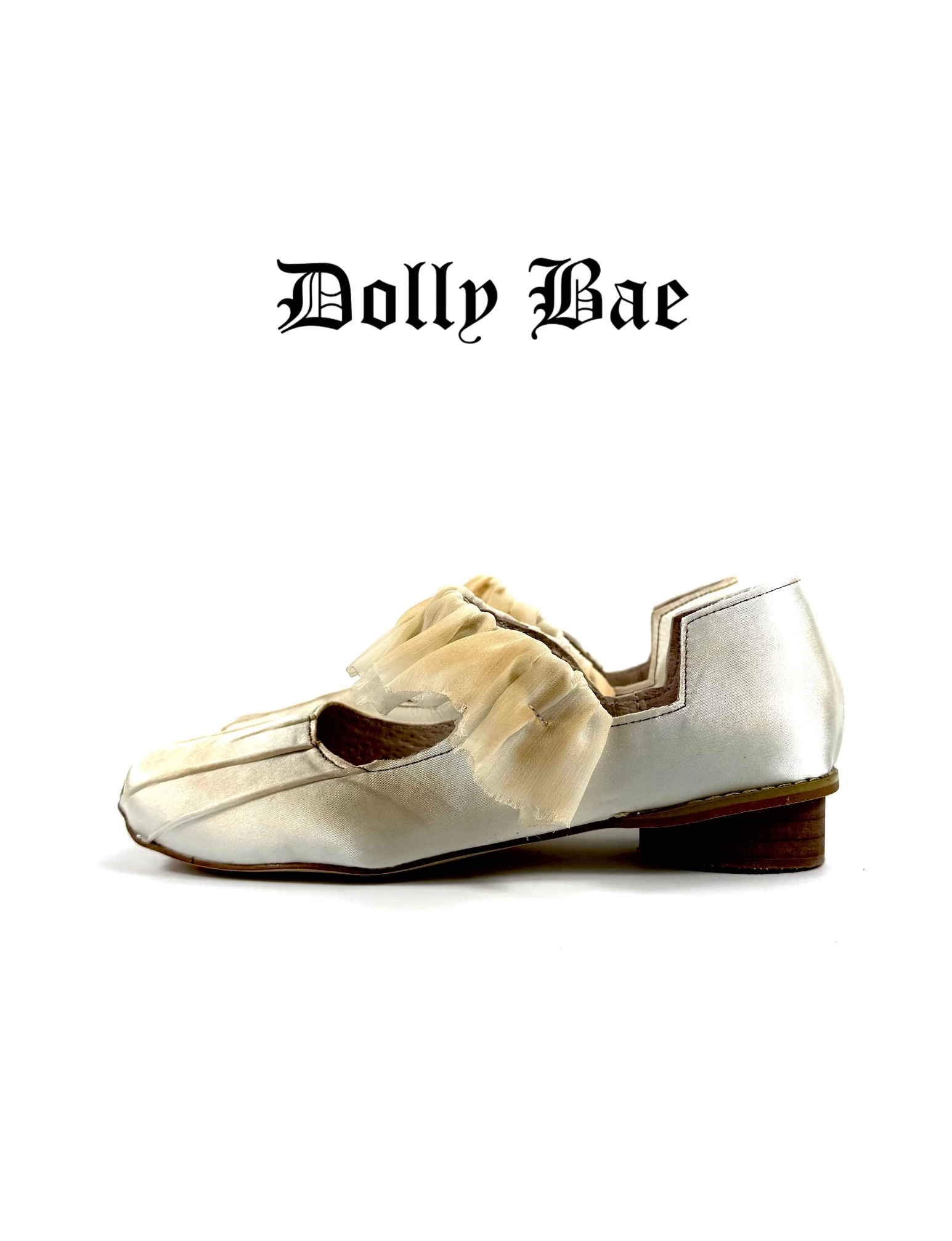 Dollybae Vintage Lace Round Heel Pleated Satin Shoes