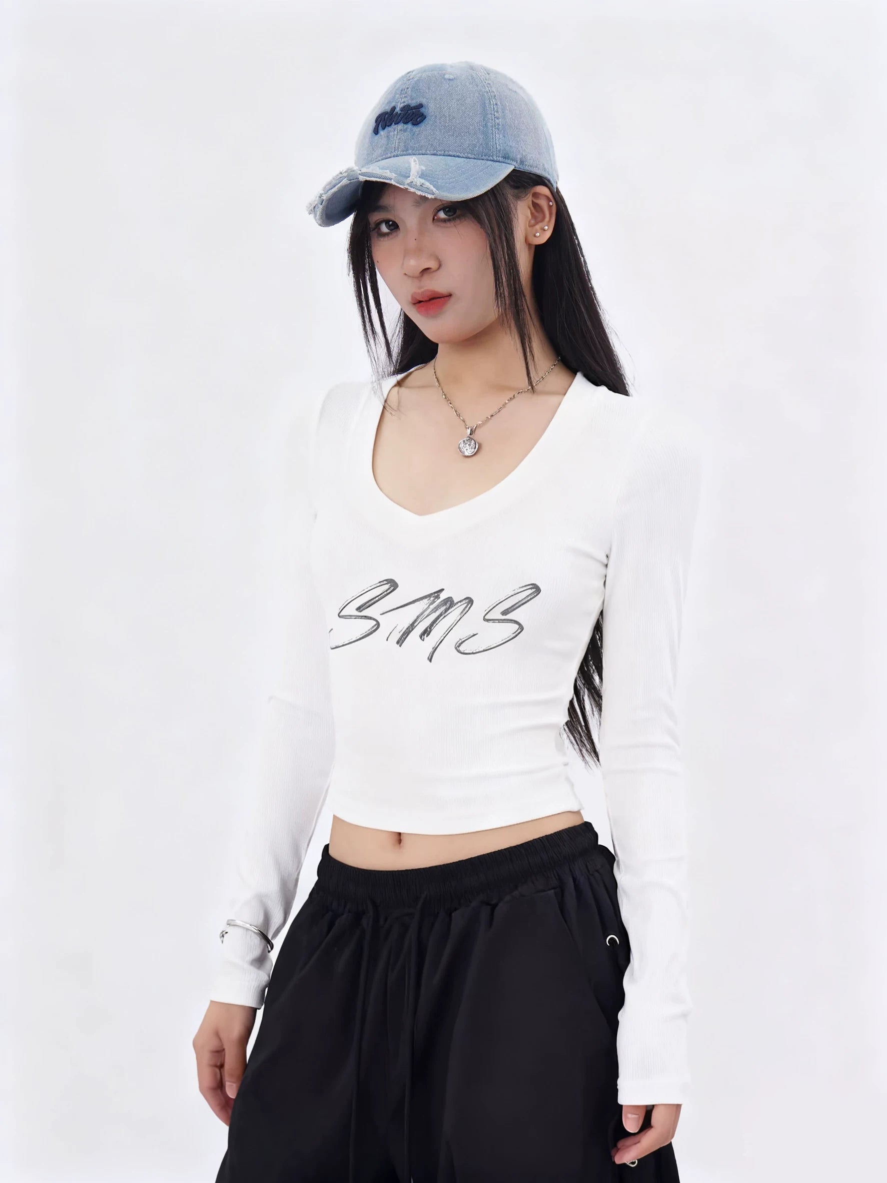 SAMUSAN V-neck Slim-fitting and Thin Skin-friendly Long-sleeved T-shirt