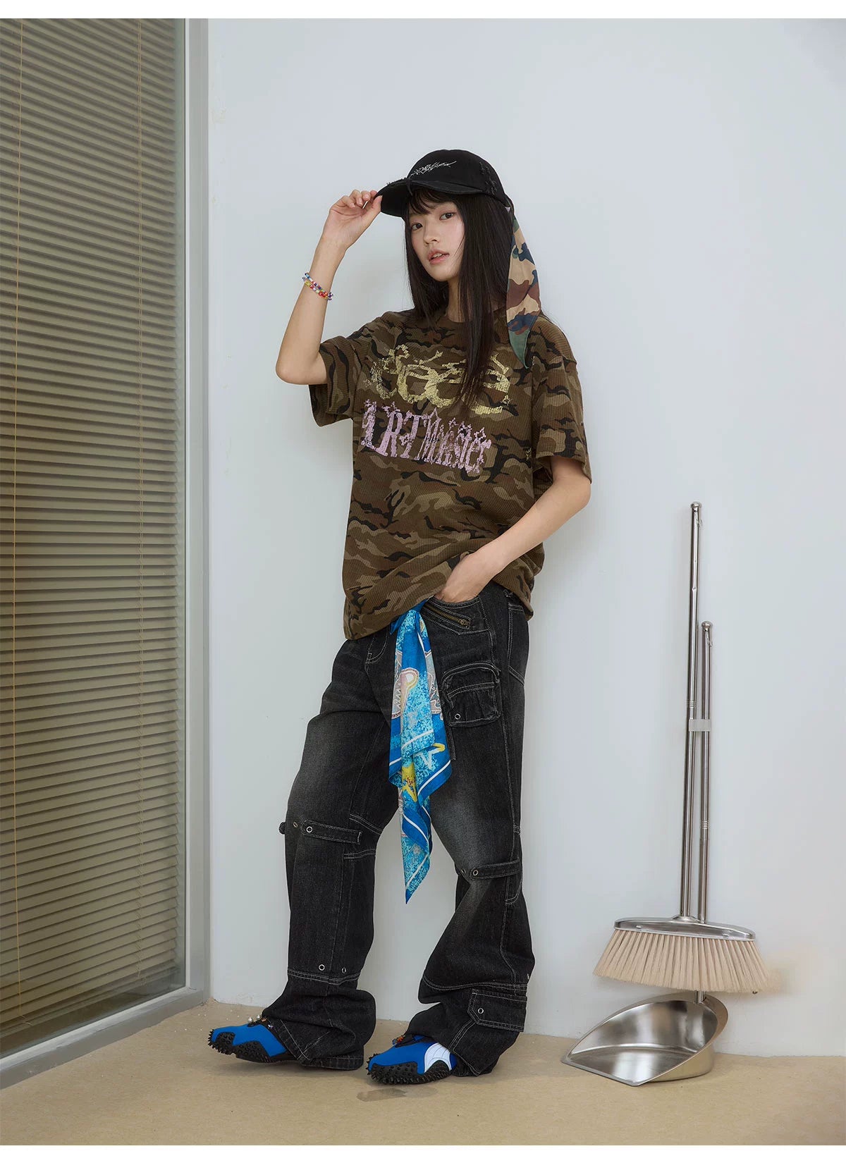 EeeeArtMonster Shattered Letter LOGO Camouflage Waffle Tee