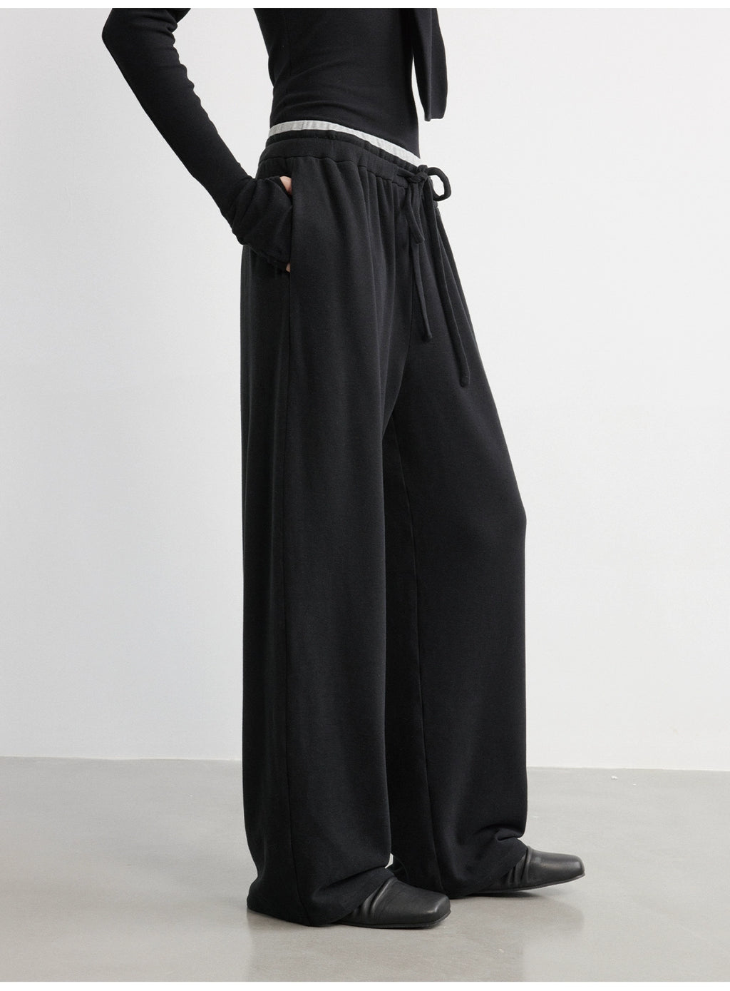 JCAESAR Contrasting Waist Polished Slacks