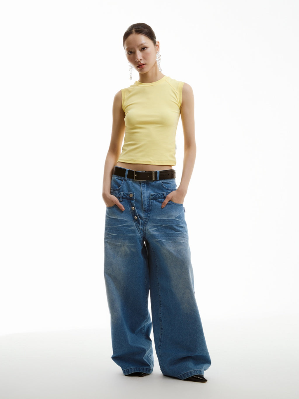 FUNKYFUN Slash Shoulder Line Split Stretch Vest