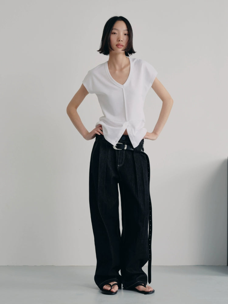 JCAESAR Versatile V-neck Half-open Tee