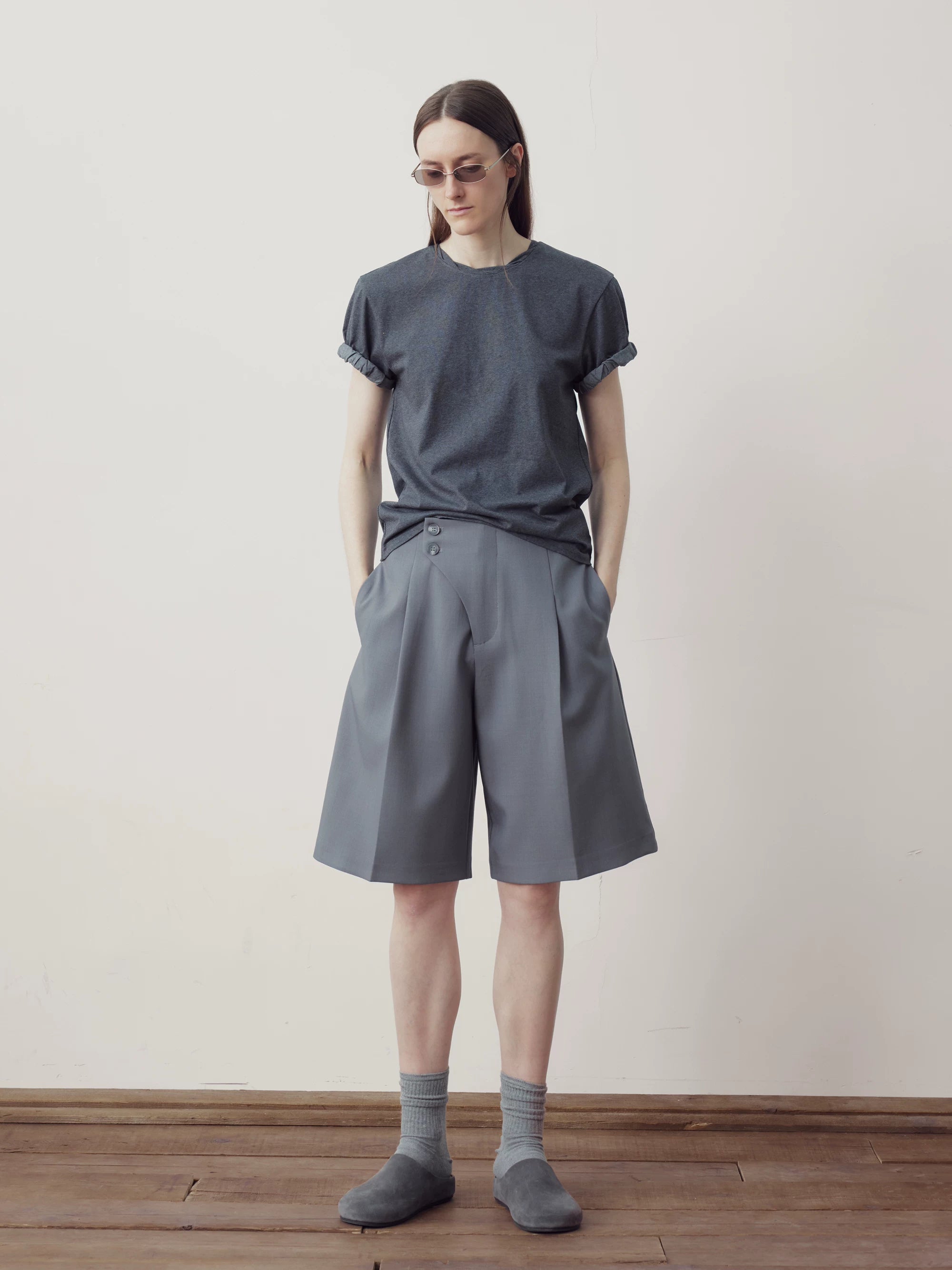 COLN Minimalist Anti-wrinkle Straight Loose Shorts
