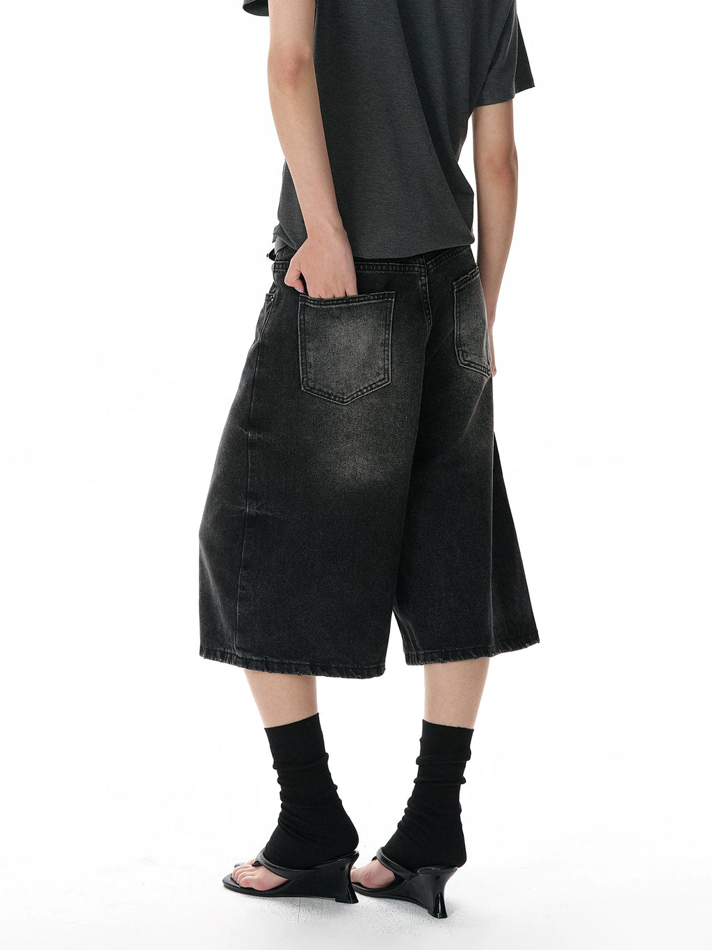 A PUEE Retro Denim Loose and Versatile Cropped Pants