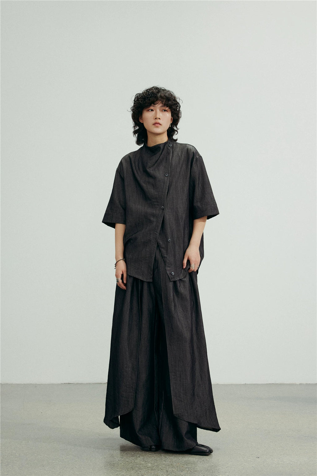 SUNYVONNE Asymmetrical Diagonal Collar Loose Short-sleeve Shirt
