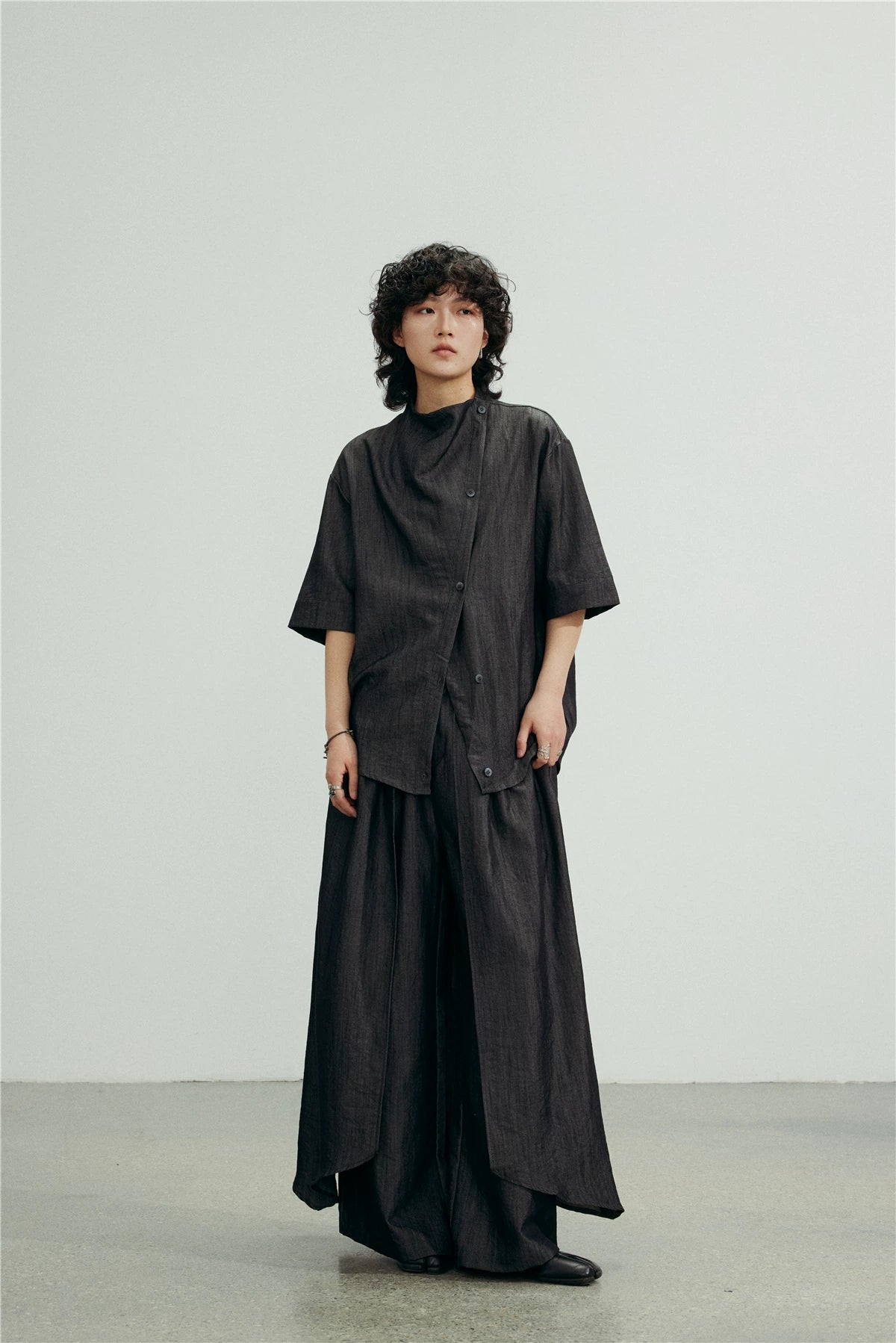SUNYVONNE Asymmetrical Diagonal Collar Loose Short-sleeve Shirt
