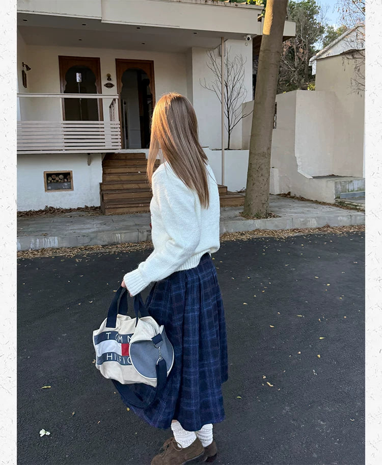 CCYE Vintage Embroidered Crew Neck Pullover Knitted Sweater