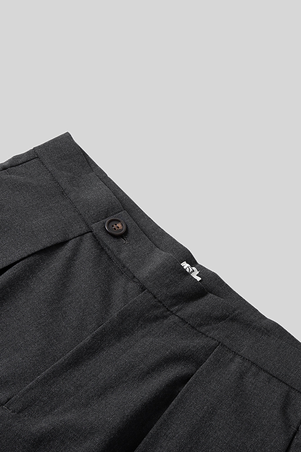 COLN Line-sensitive Flyer Slightly Wide Flared Pants